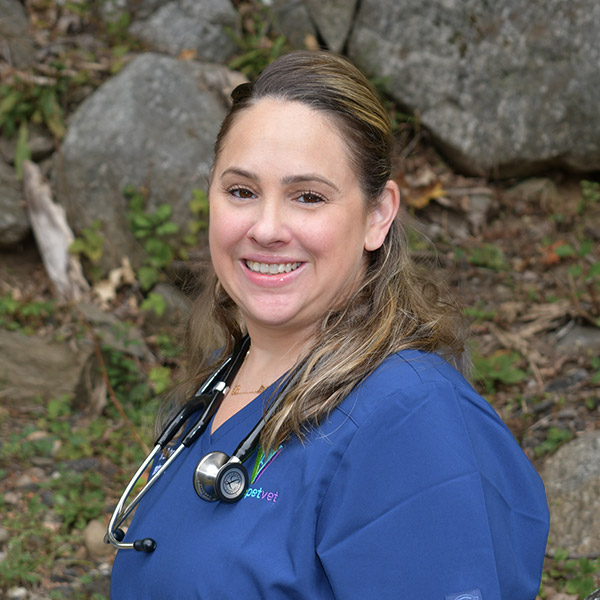 Meet Dr. Aubree Zubovic Veterinarian